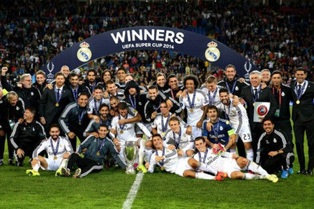 三分也是杀招了！亚历山大本赛季三分命中率来到45.4% 联盟前10（亚历山大三分成杀手锏：本季命中率45.4%，位列联盟前十）