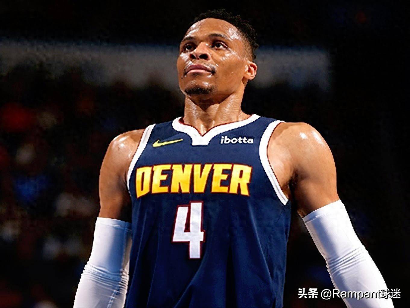 有望首发！曝萨拉赫与斯洛特关系缓和 他将回归利物浦阵容（萨拉赫与斯洛特关系回暖，或将首发回归利物浦阵容）