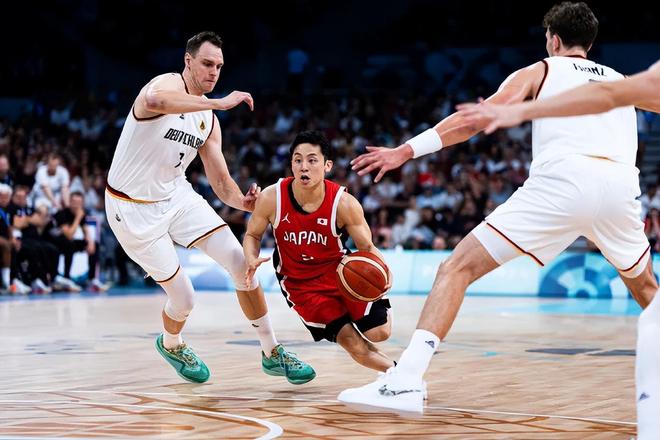 太阳报：切尔西女球员与健身房老板分手，此男妻子1月刚为其生子（太阳报：切尔西女足球员已与健身房老板分手，该男子妻子1月刚为他生子）